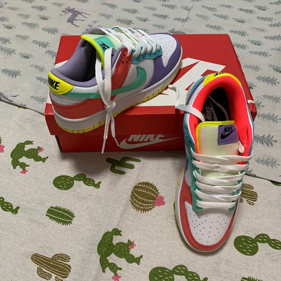 Nike Dunk Low SE Easter Candy sneakers - Picture 7 of 8